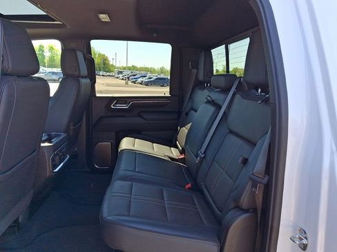 Used 2024 Chevrolet Silverado 3500 High Country w/ Technology Package AWD/4WD image 10