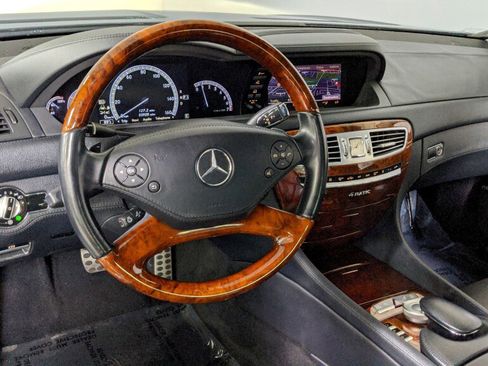 Used 2011 Mercedes-Benz CL 550 4MATIC image 18