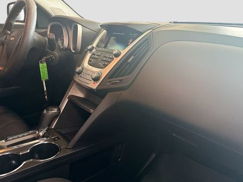 Used 2017 Chevrolet Equinox LS FWD image 26
