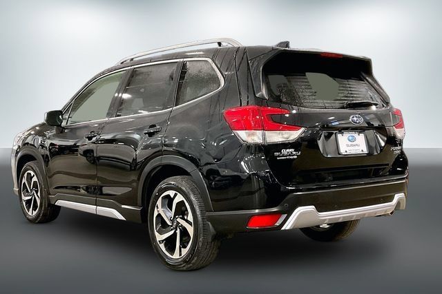 Used 2024 Subaru Forester Touring AWD/4WD image 12