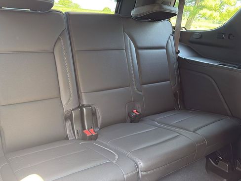 Used 2022 GMC Yukon Denali w/ Denali Ultimate Package AWD/4WD image 16