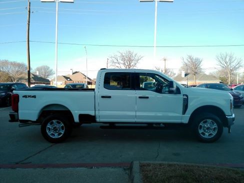 Used 2025 Ford F250 XLT image 4