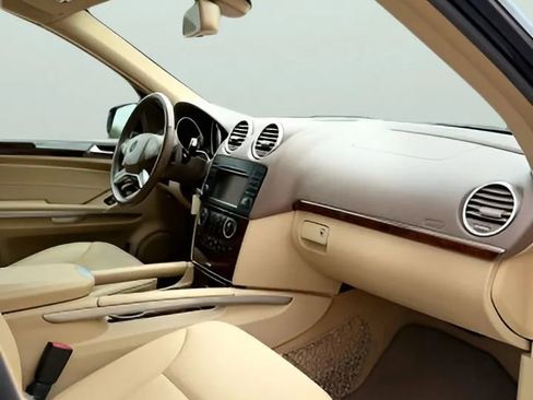 Used 2012 Mercedes-Benz GL 450 4MATIC image 26