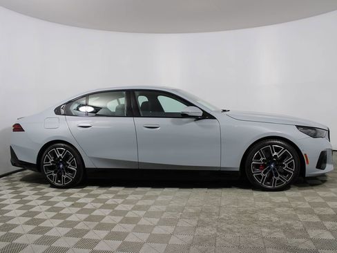 Used 2025 BMW i5 eDrive40i w/ M Sport Package image 21