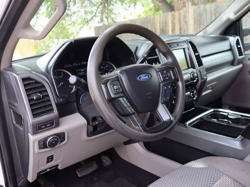 Used 2020 Ford F350 XLT w/ XLT Premium Package AWD/4WD image 15