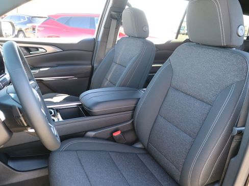 New 2026 Chevrolet Traverse LT image 14