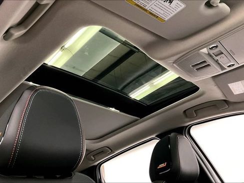New 2026 Nissan Kicks SR w/ SR Premium Package FWD image 32