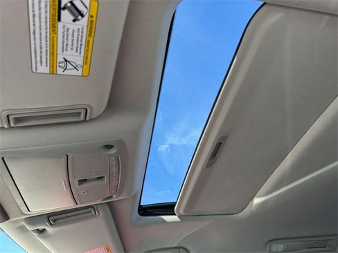 Used 2024 Nissan Armada Platinum image 32