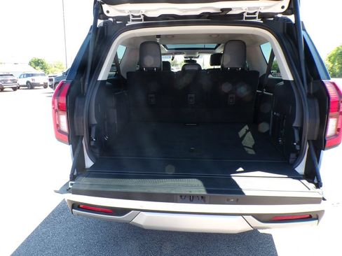 Used 2025 Ford Expedition Max Platinum AWD/4WD image 11