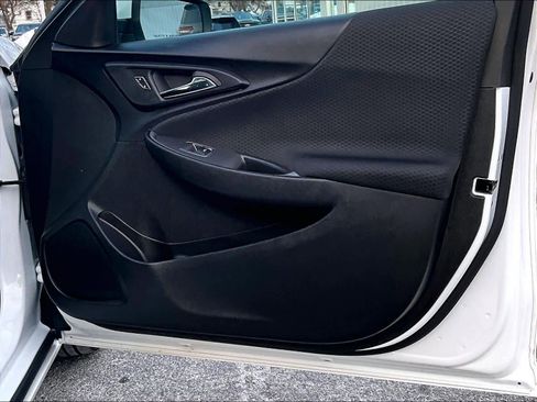 Certified 2024 Chevrolet Malibu LT image 12