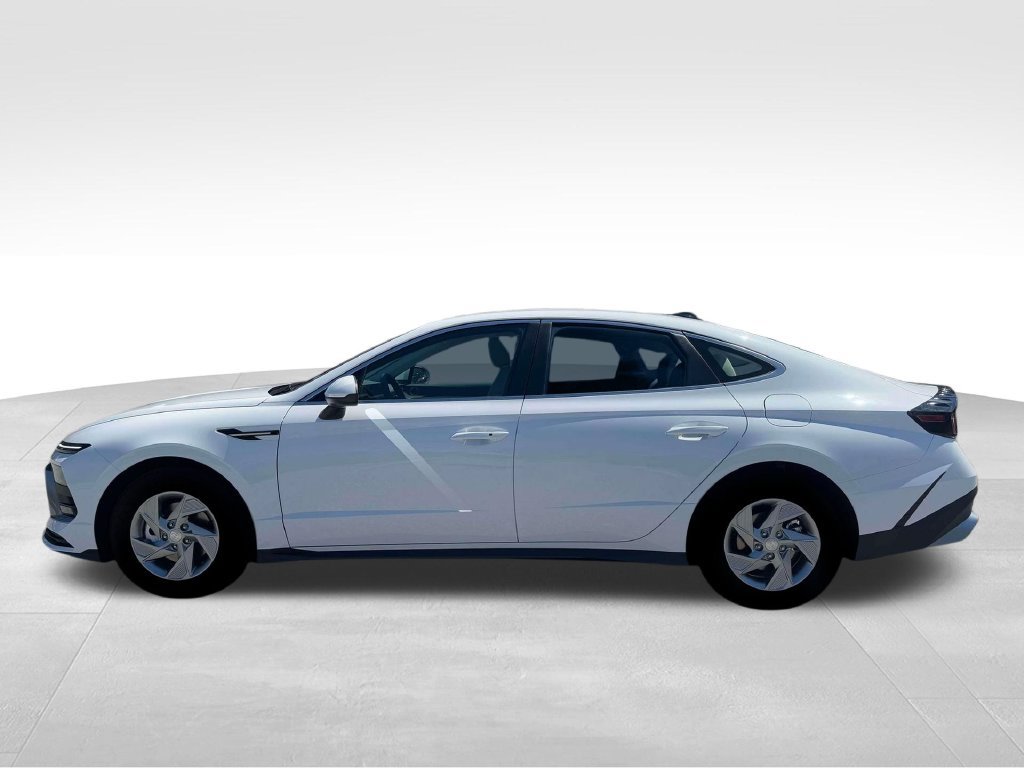 Used 2026 Hyundai Sonata SE FWD image 3