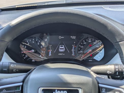 Used 2025 Jeep Compass Limited AWD/4WD image 23
