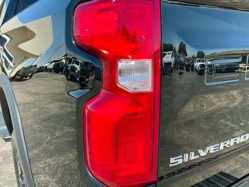 Used 2025 Chevrolet Silverado 1500 ZR2 w/ Technology Package AWD/4WD image 13