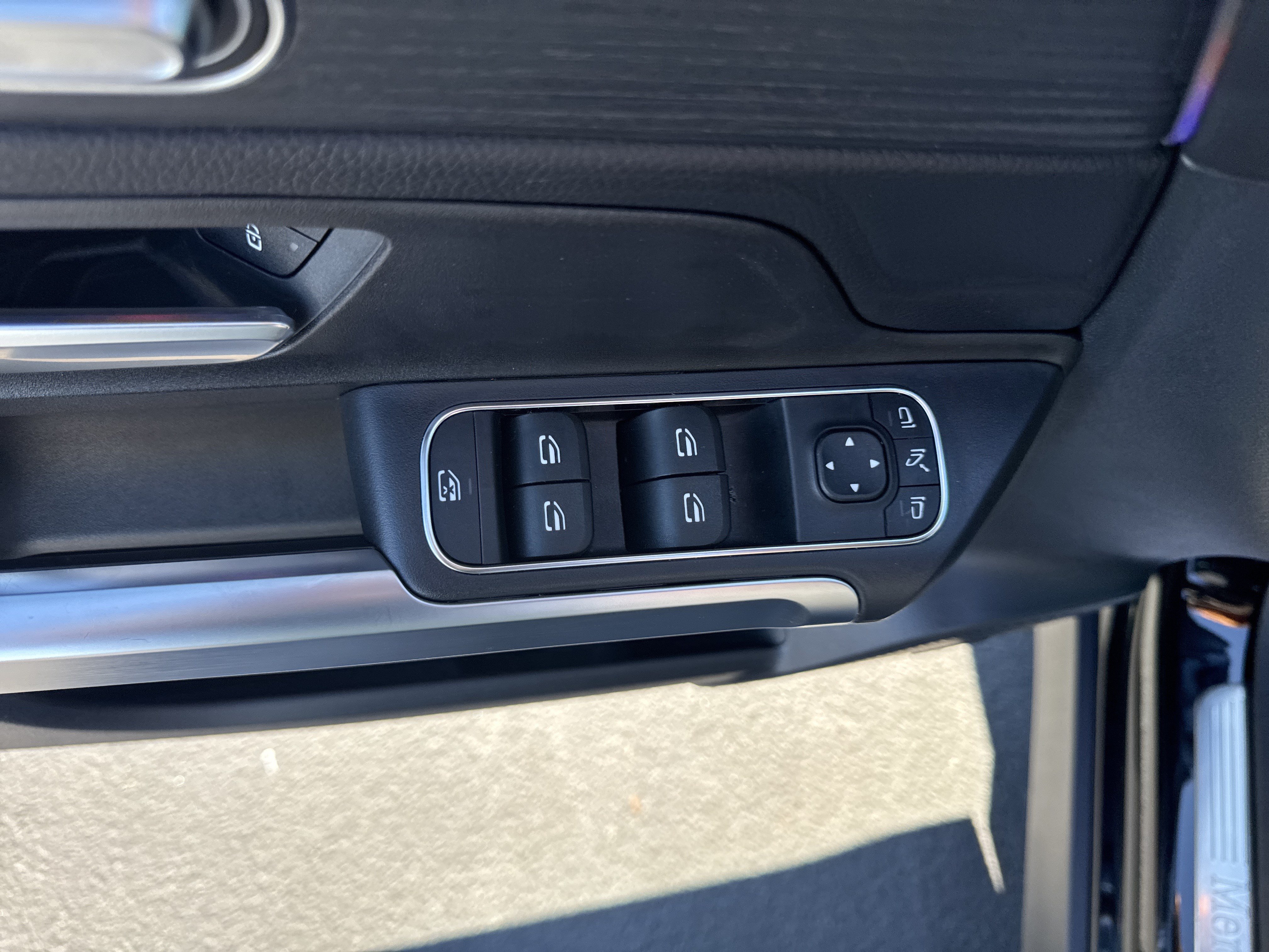 Used 2026 Mercedes-Benz GLB 250 4MATIC image 15