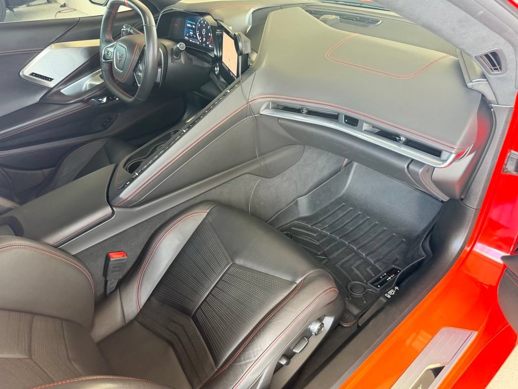 Used 2021 Chevrolet Corvette Stingray Premium Conv w/ Z51 Performance Package RWD image 30