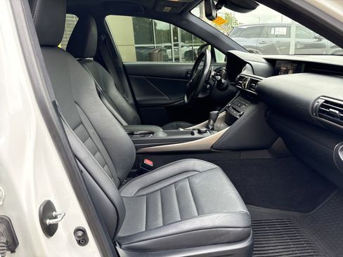 Used 2019 Lexus IS 300 F Sport w/ F Sport Package AWD/4WD image 15