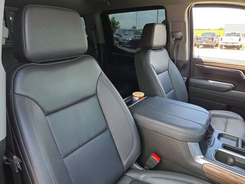 Used 2025 Chevrolet Silverado 1500 RST AWD/4WD image 17
