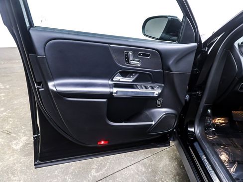 Used 2020 Mercedes-Benz GLB 250 GLB 250 SUV image 20