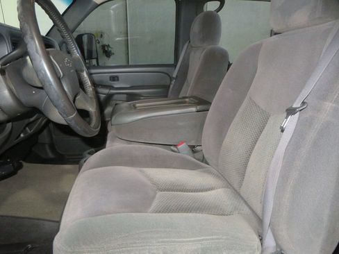 Used 2006 Chevrolet Silverado 2500 LT w/ Heavy-Duty Power Package AWD/4WD image 22