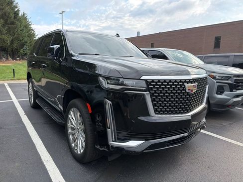 Used 2024 Cadillac Escalade Premium Luxury w/ LPO, Floor Liner Package AWD/4WD image 4