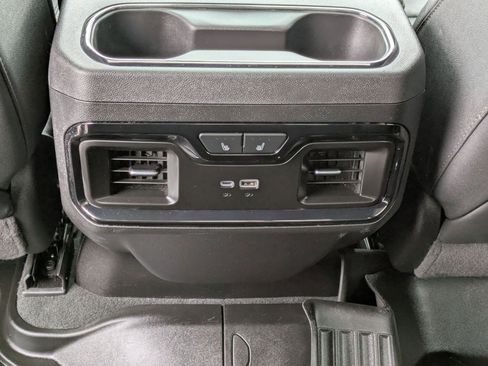 Used 2025 GMC Sierra 2500 AT4 image 28