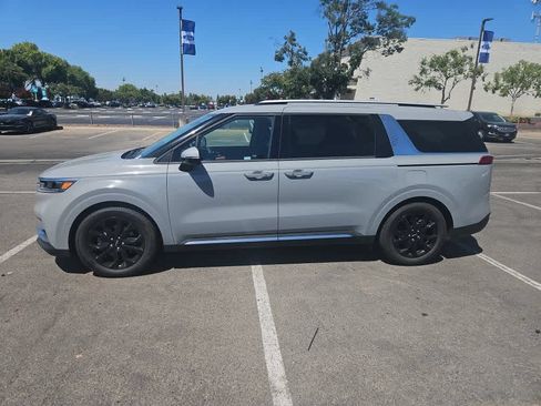Used 2022 Kia Carnival SX FWD image 4