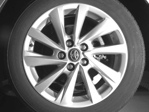 Used 2023 Toyota Camry LE AWD/4WD image 12