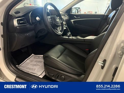 Used 2024 Genesis G70 2.5T AWD/4WD image 17