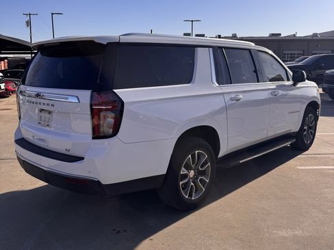 Used 2021 Chevrolet Suburban LT w/ LT Signature Plus Package image 8