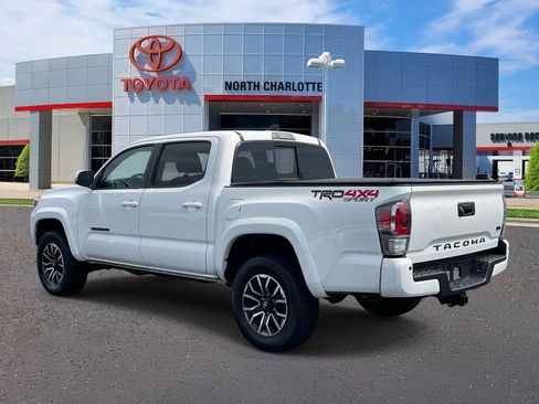 Used 2022 Toyota Tacoma TRD Sport w/ TRD Premium Sport Package AWD/4WD image 6