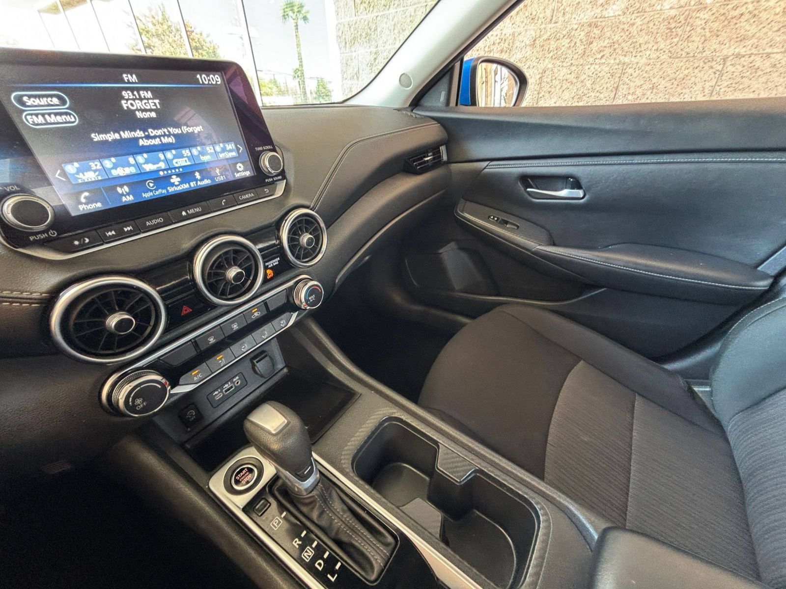 Used 2025 Nissan Sentra SV FWD image 33