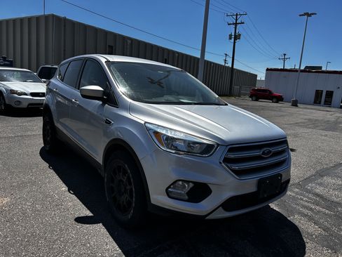 Used 2017 Ford Escape SE w/ SE Cold Weather Package AWD/4WD image 7