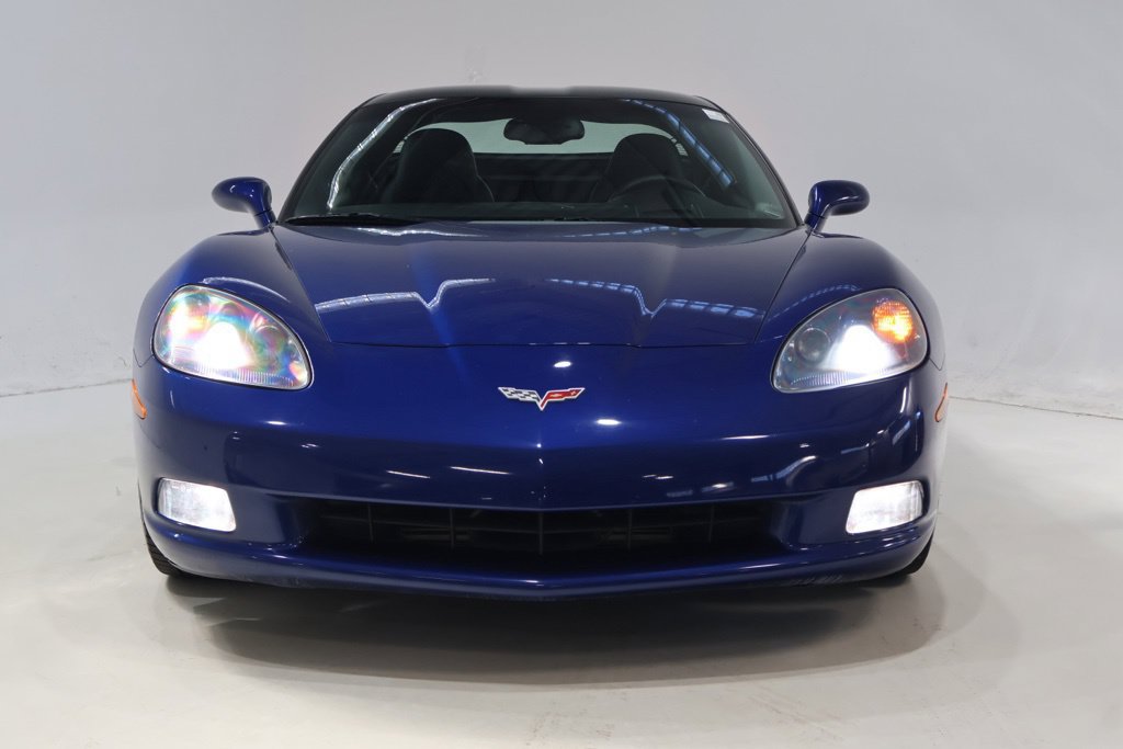 Used 2006 Chevrolet Corvette Coupe w/ Preferred Equipment Group RWD image 2