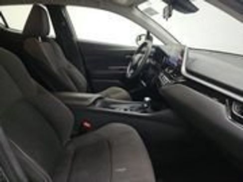 Used 2020 Toyota C-HR LE FWD image 7