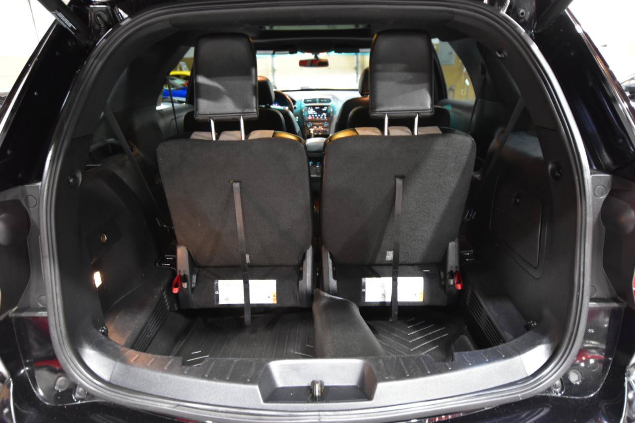 Used 2017 Ford Explorer XLT w/ Equipment Group 202A AWD/4WD image 42