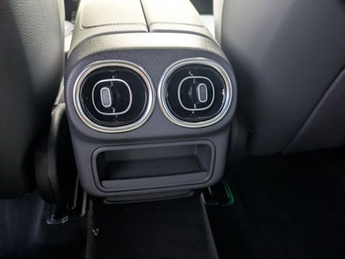 Used 2023 Mercedes-Benz GLC 300 image 17