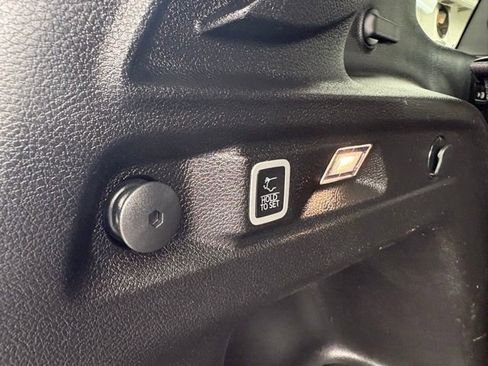 Used 2024 Jeep Grand Cherokee L Limited w/ Luxury Tech Group II image 39