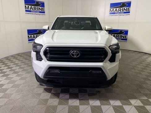 Used 2024 Toyota Tacoma SR5 w/ SR5 Upgrade Package AWD/4WD image 12