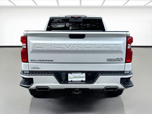 Used 2022 Chevrolet Silverado 1500 High Country w/ Technology Package image 5