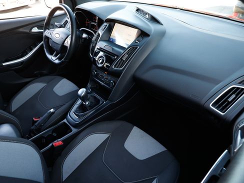 Used 2017 Ford Focus ST image 21