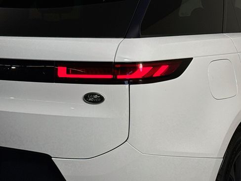 Used 2023 Land Rover Range Rover Sport SE AWD/4WD image 34