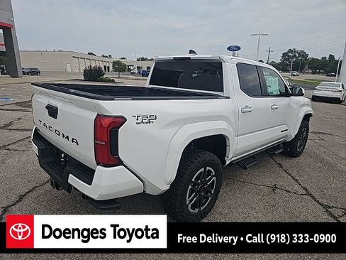 New 2025 Toyota Tacoma TRD Sport image 4