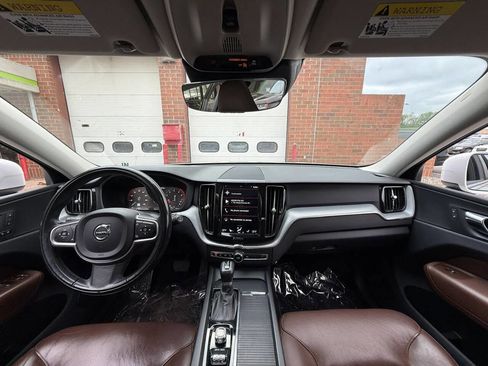 Used 2018 Volvo XC60 T5 Momentum w/ Convenience Package AWD/4WD image 23