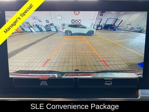 Used 2024 GMC Sierra 2500 SLE w/ SLE Value Package AWD/4WD image 3