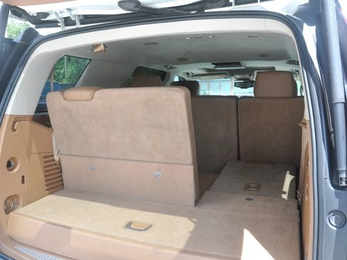 Used 2015 Cadillac Escalade Platinum RWD image 37