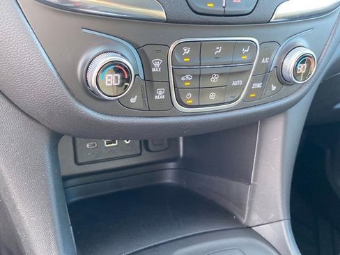 Certified 2024 Chevrolet Equinox LT w/ LPO, Floor Liner Package image 12