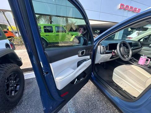 Used 2025 Kia Sorento S w/ Panoramic Sunroof Package FWD image 15