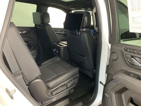 Used 2021 GMC Yukon Denali w/ Denali Premium Package AWD/4WD image 40