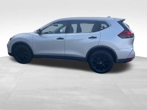 Used 2017 Nissan Rogue S FWD image 6