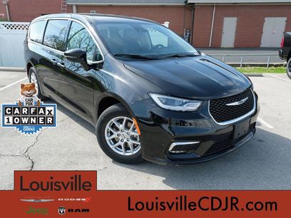 Used 2024 Chrysler Pacifica Touring-L